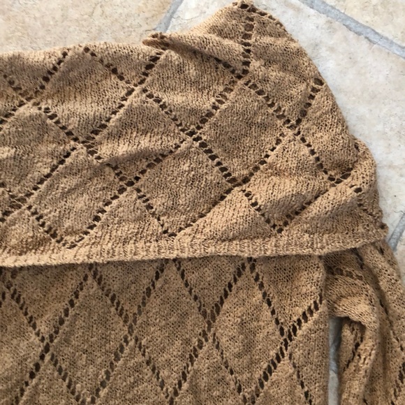 IB Diffusion tan sweater - Picture 2 of 11